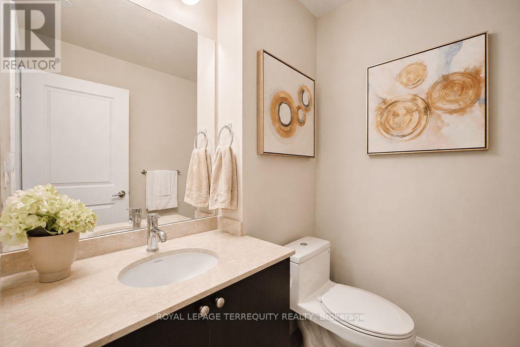 #202 35 FONTENAY COURT - 14