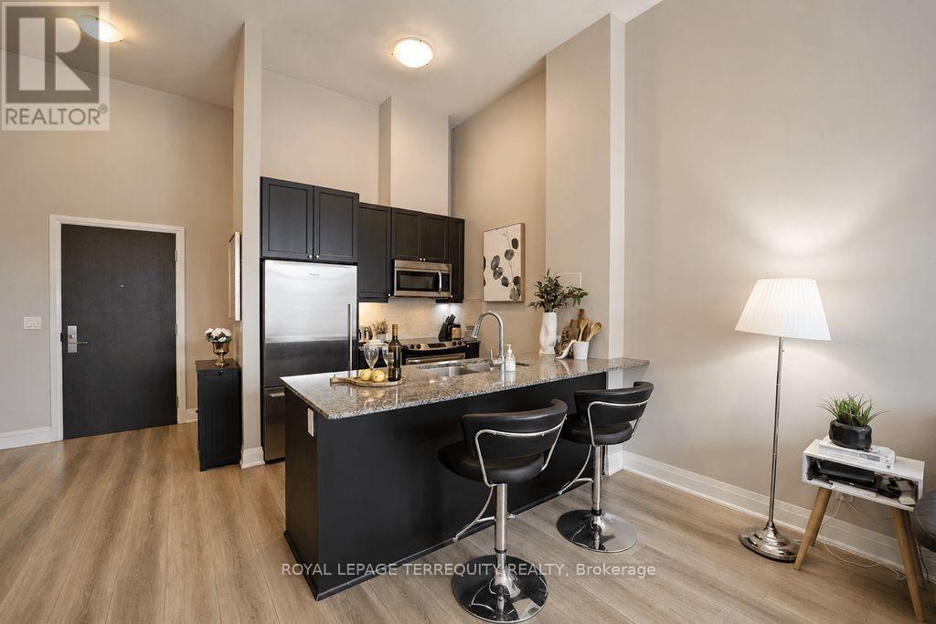 #202 35 FONTENAY COURT - 15