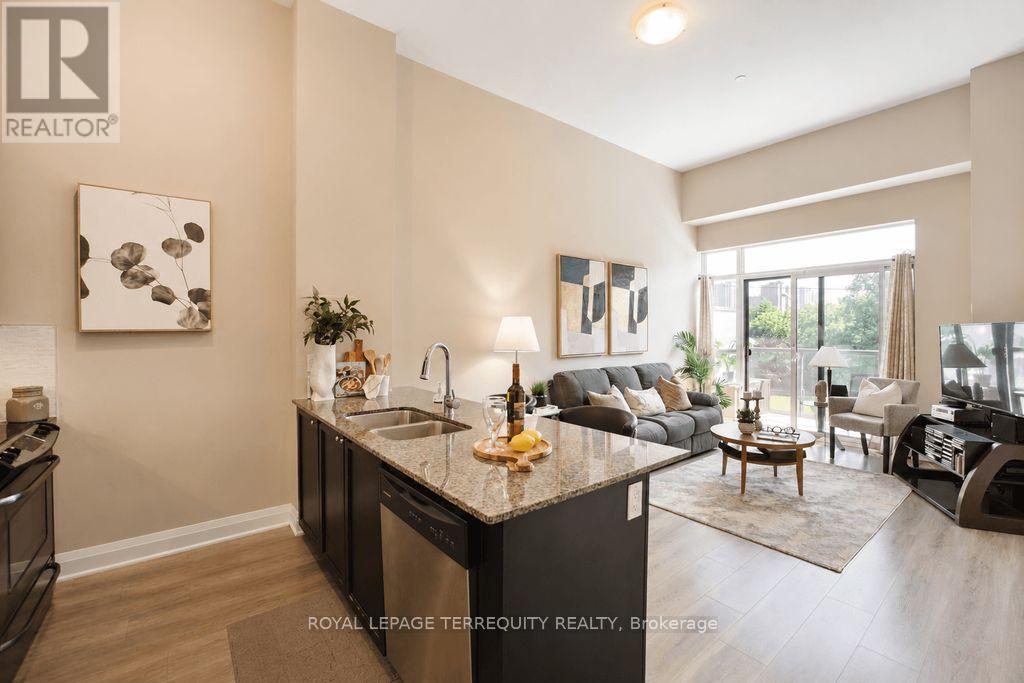 #202 35 FONTENAY COURT - 16