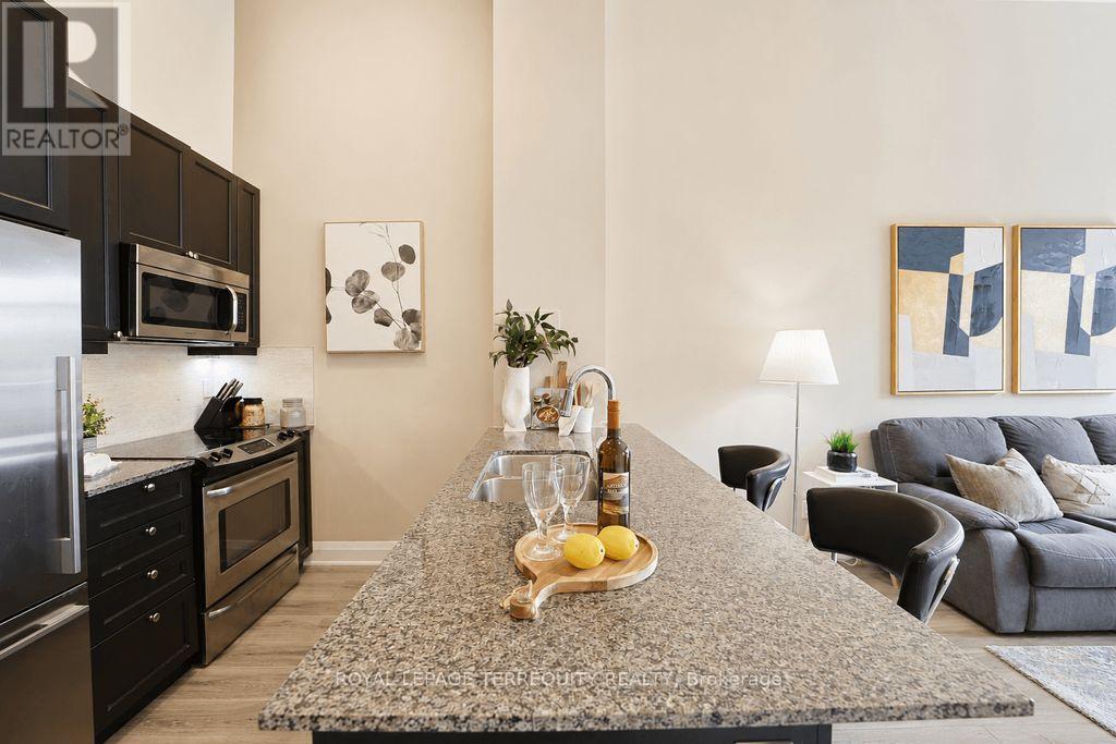 #202 35 FONTENAY COURT - 20