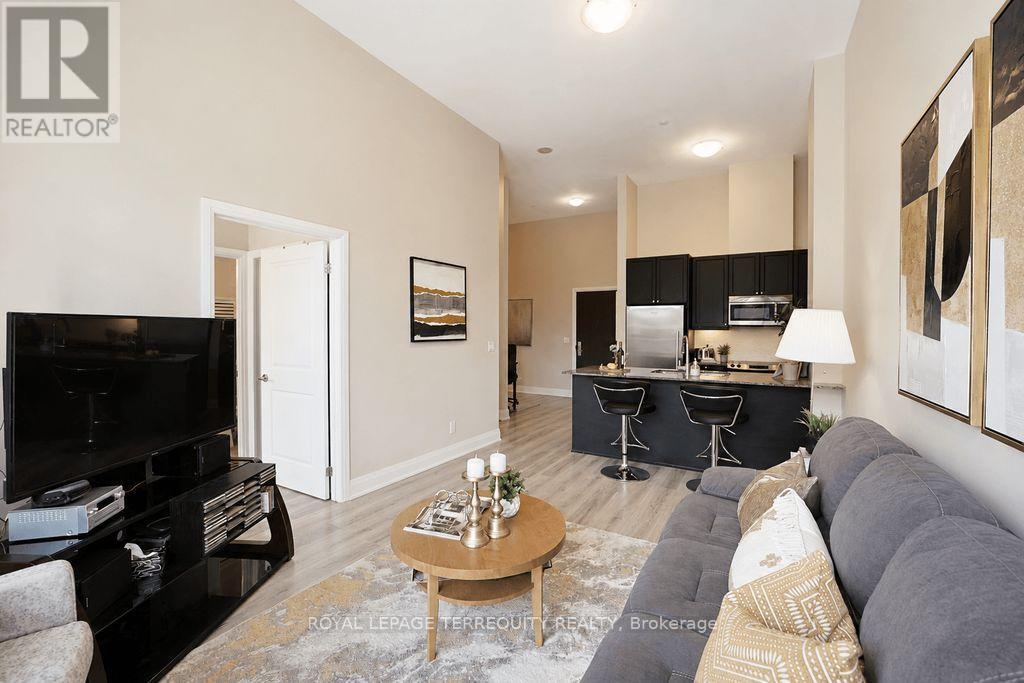 #202 35 FONTENAY COURT - 29