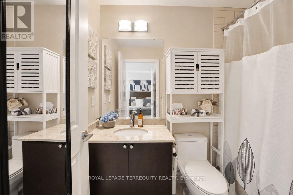 #202 35 FONTENAY COURT - 32