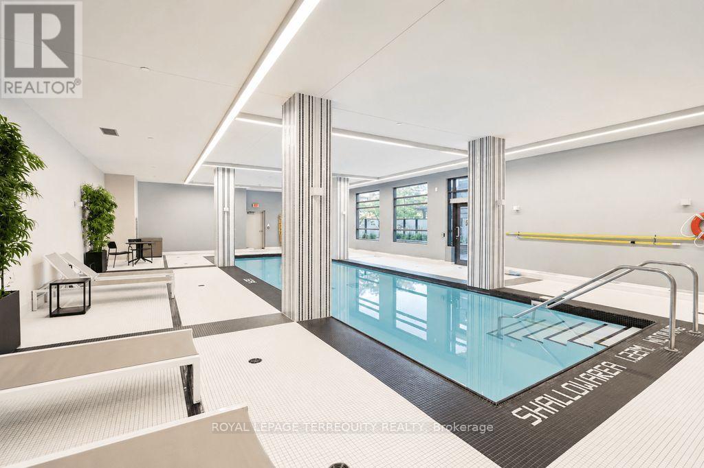 #202 35 FONTENAY COURT - 33