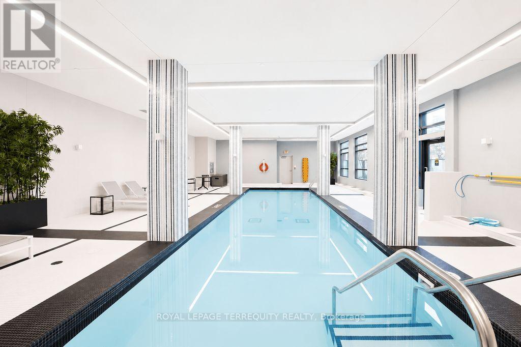 #202 35 FONTENAY COURT - 34