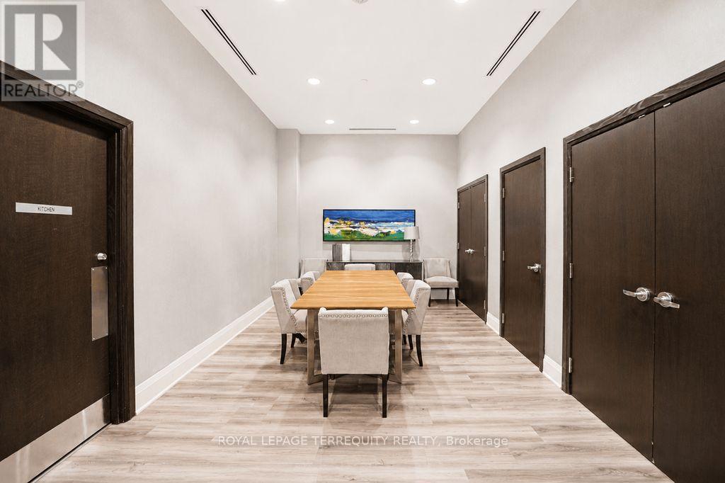 #202 35 FONTENAY COURT - 38