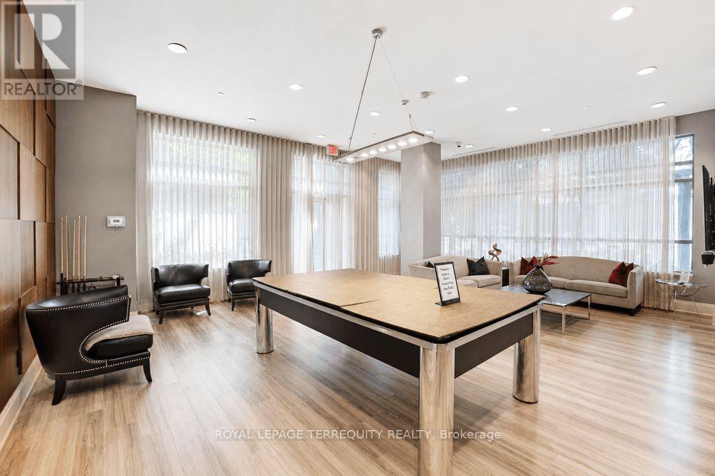 #202 35 FONTENAY COURT - 39
