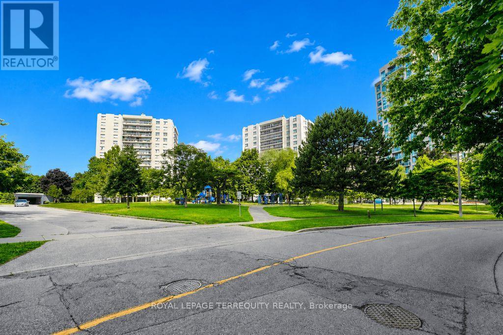 #202 35 FONTENAY COURT - 45