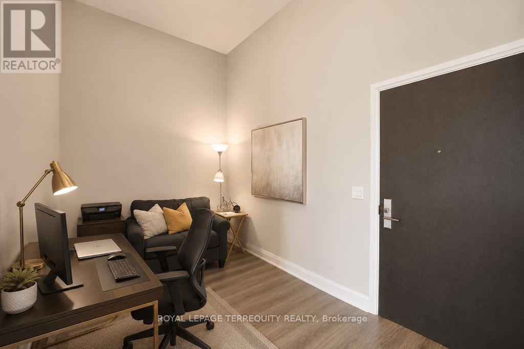 #202 35 FONTENAY COURT - 9
