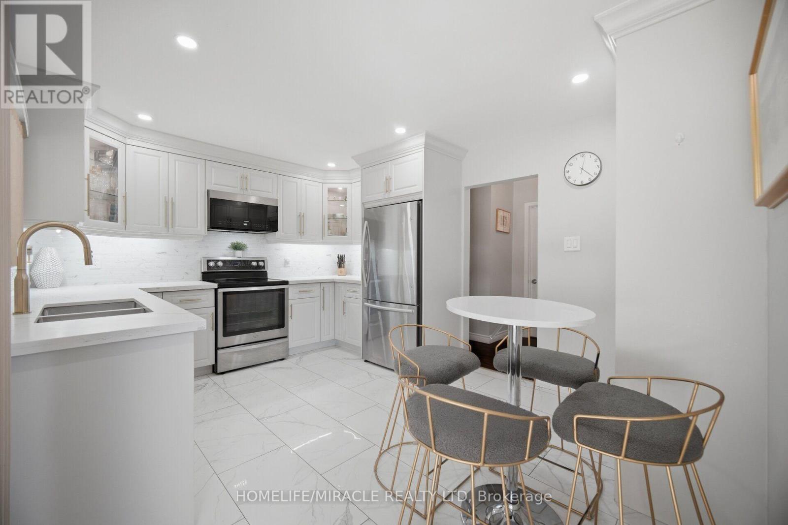 25 FURNESS CRESCENT - 11