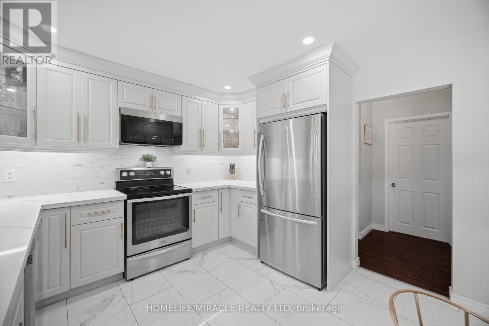 25 FURNESS CRESCENT - 14
