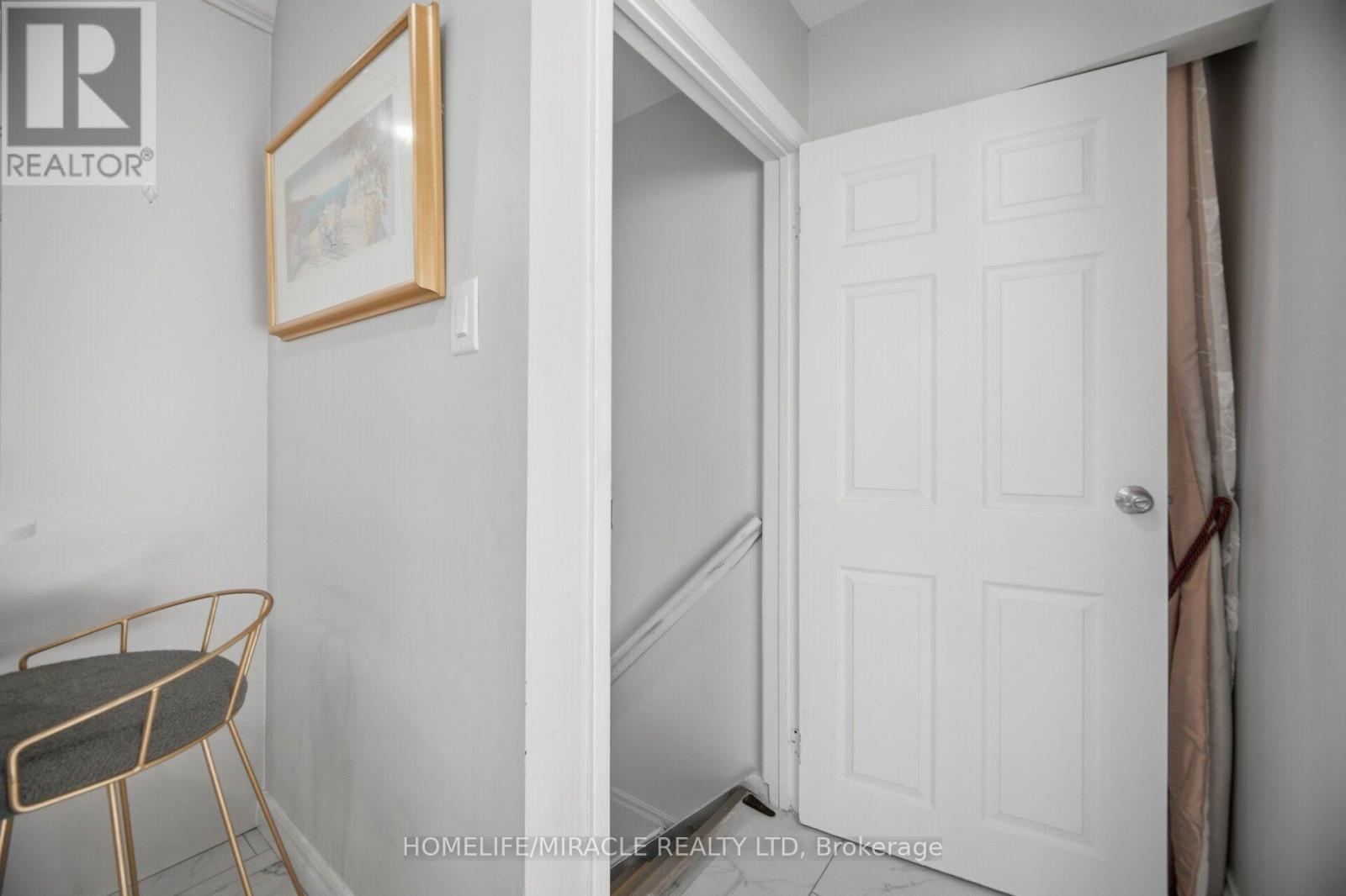 25 FURNESS CRESCENT - 26