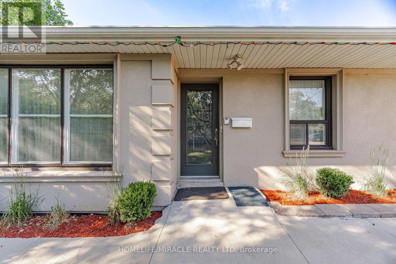25 FURNESS CRESCENT - 3