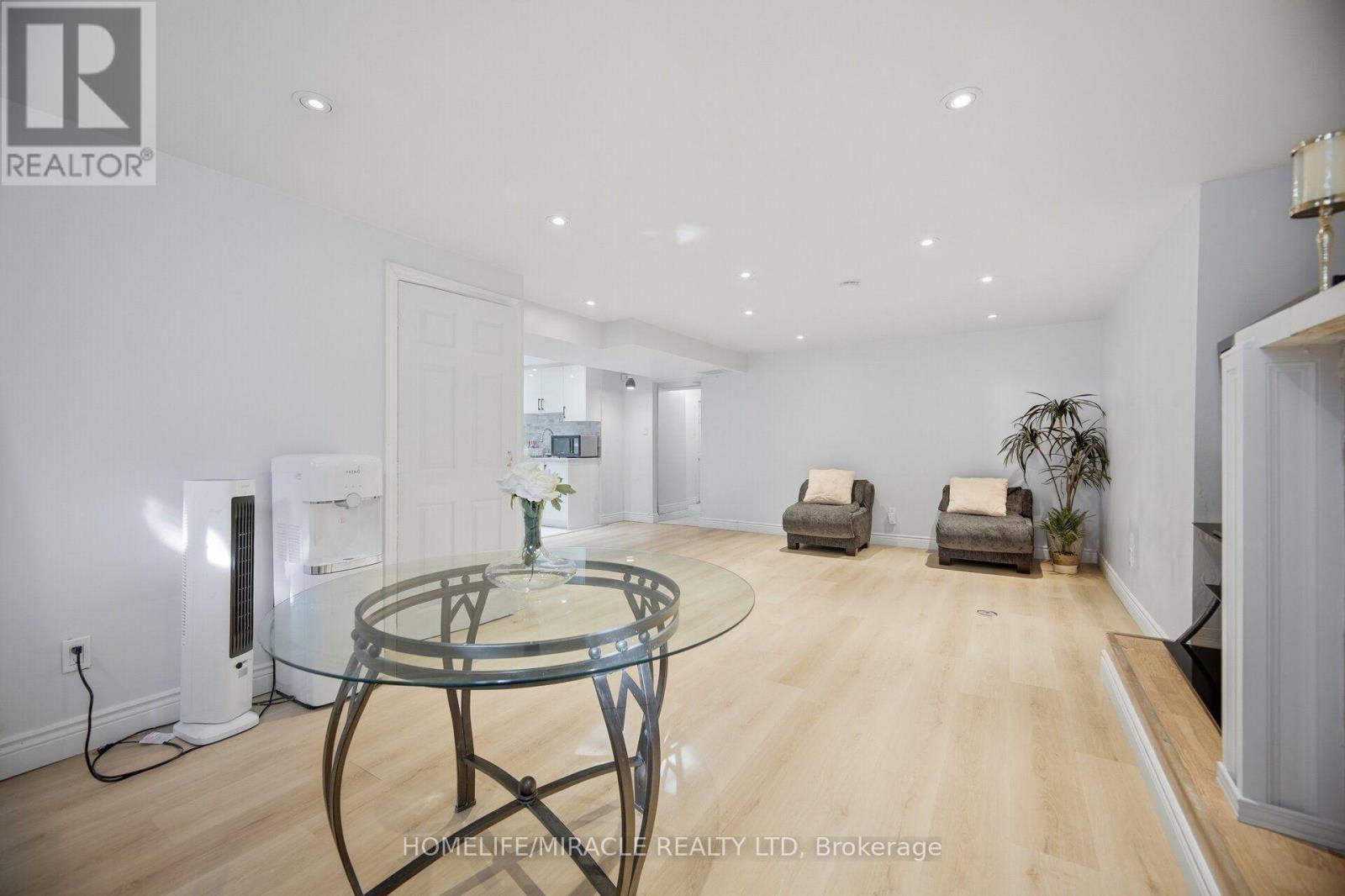 25 FURNESS CRESCENT - 30