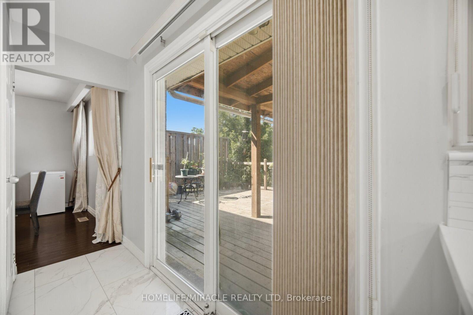 25 FURNESS CRESCENT - 44