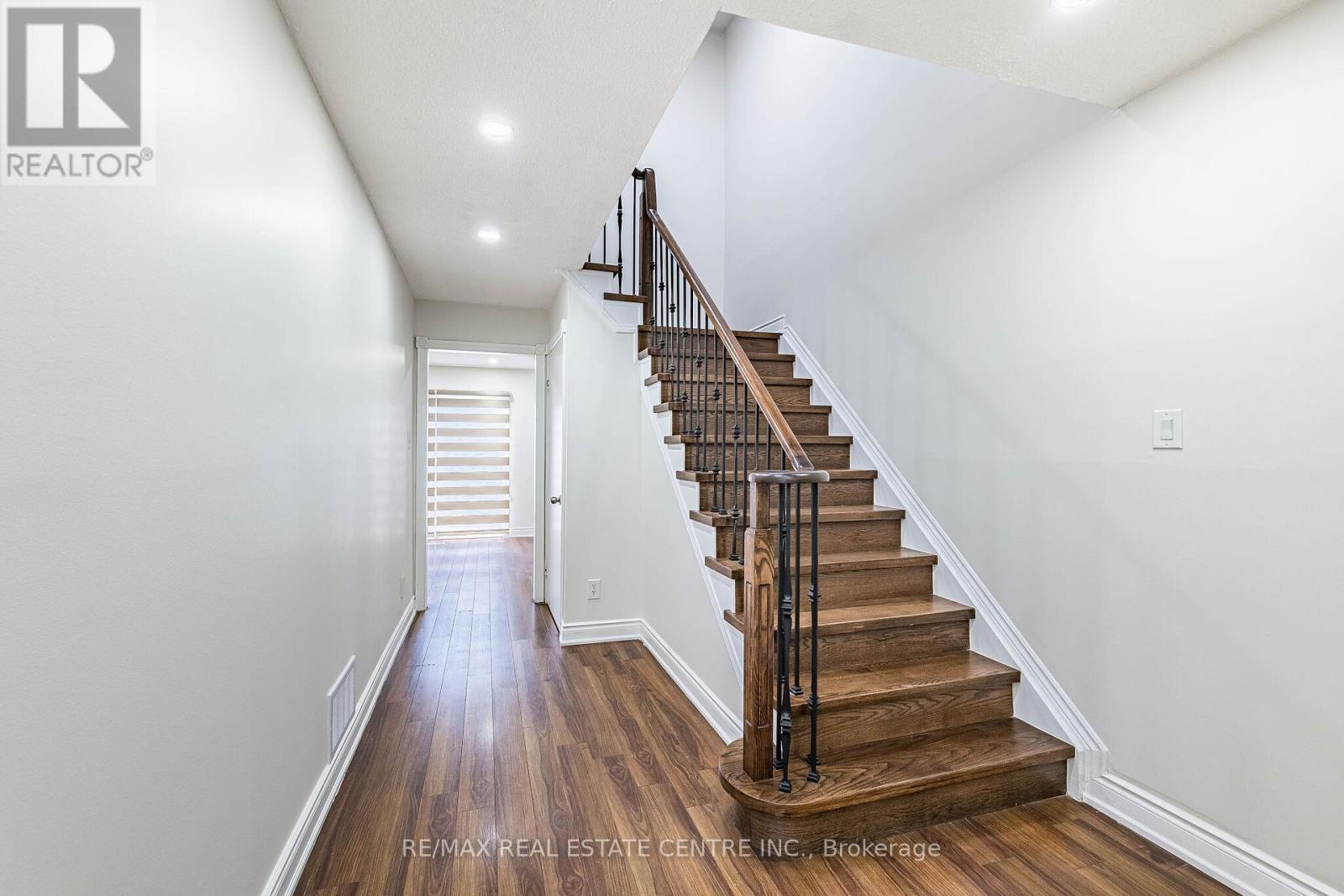 87 TULIP DRIVE - 24