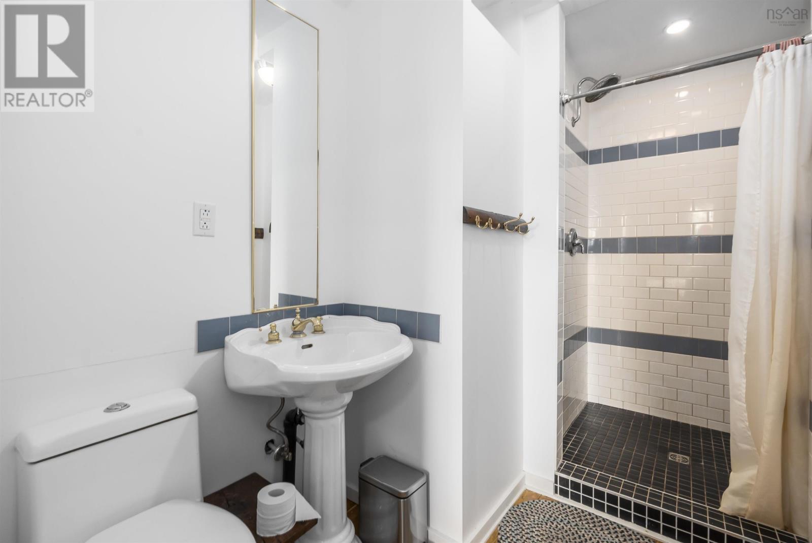 8580 Peggys Cove - 22