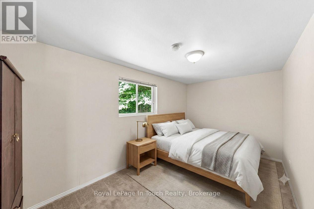 1558 CHAMPLAIN ROAD - 23