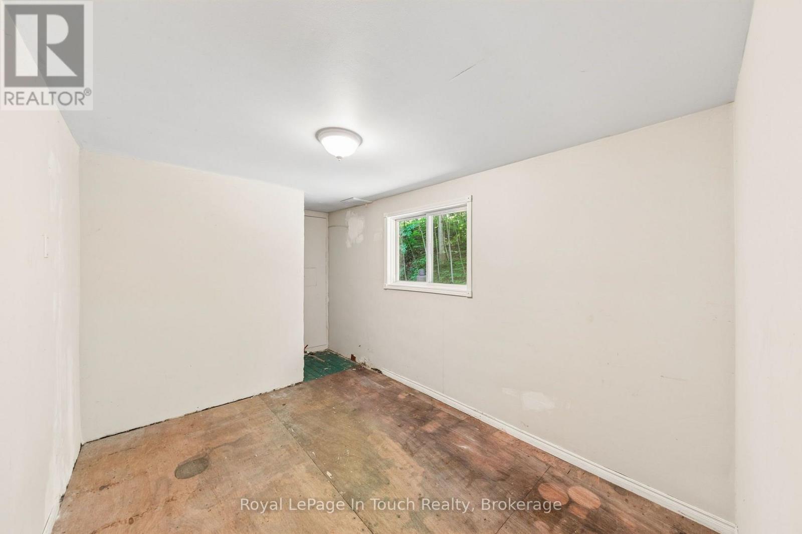 1558 CHAMPLAIN ROAD - 26