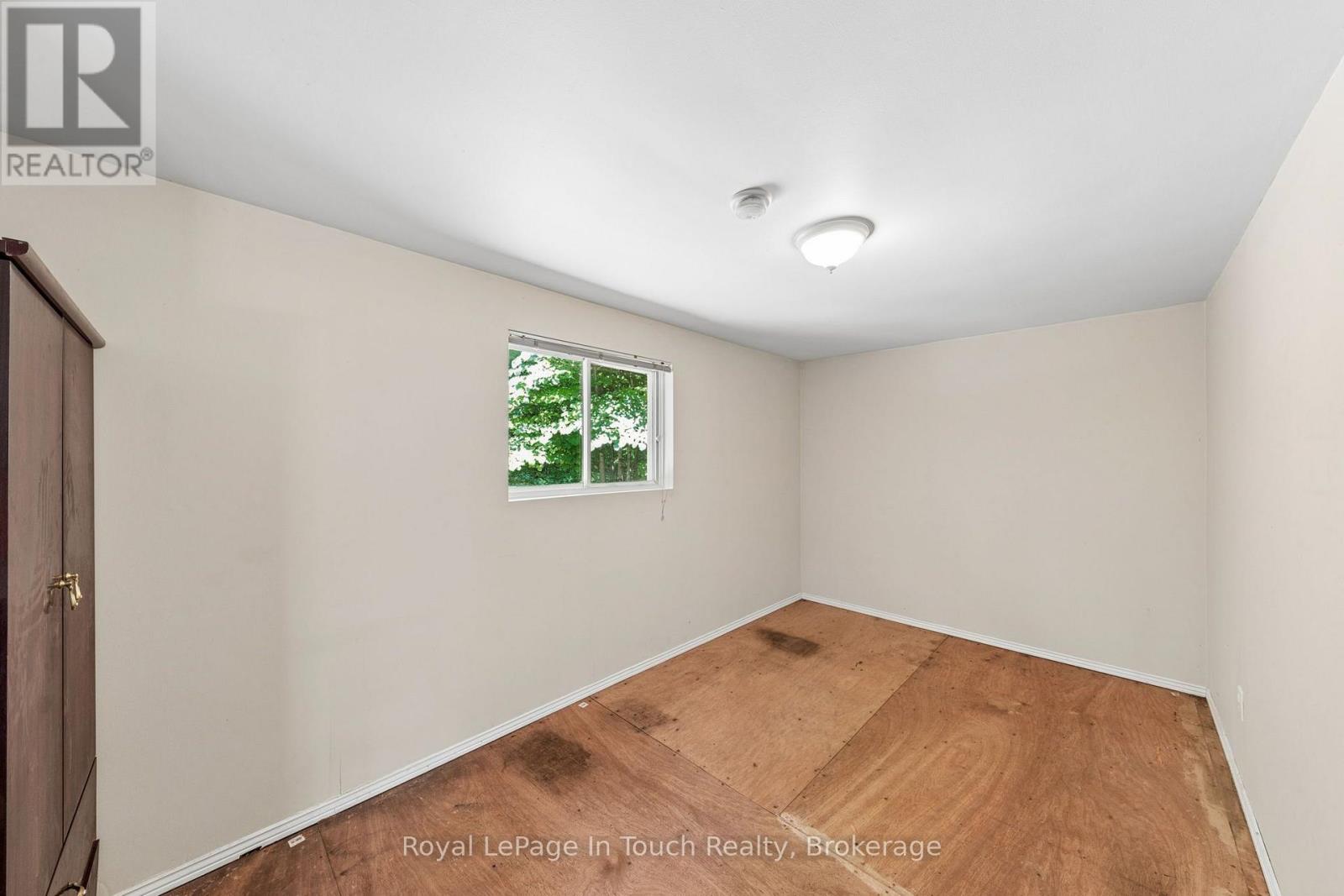 1558 CHAMPLAIN ROAD - 24