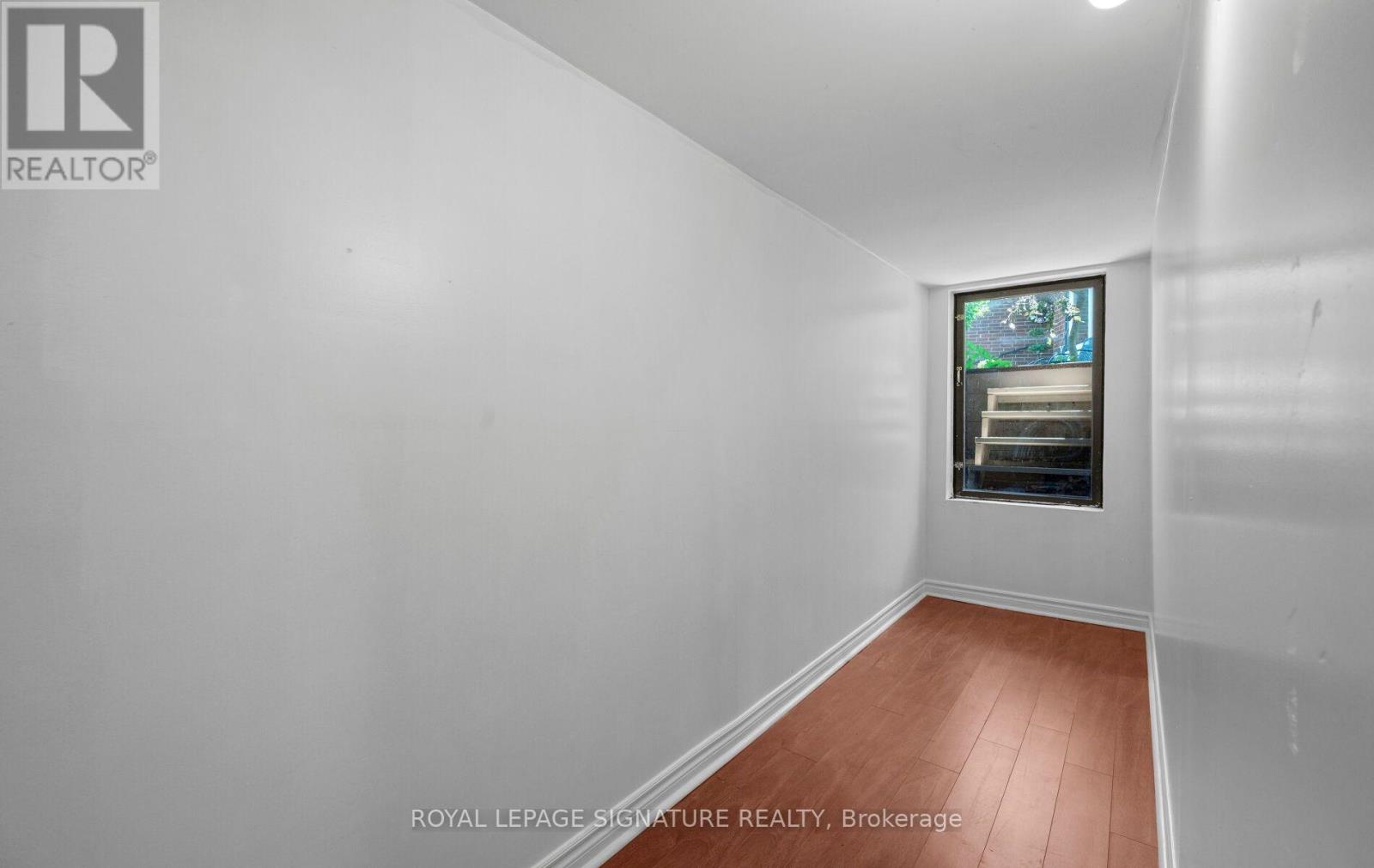 1414 HARMSWORTH SQUARE - 19