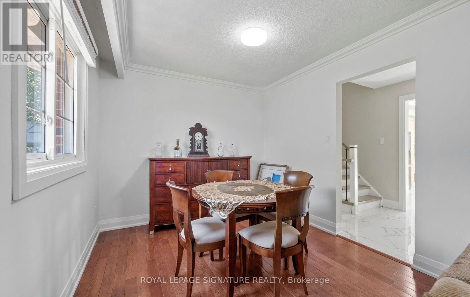 1414 HARMSWORTH SQUARE - 31