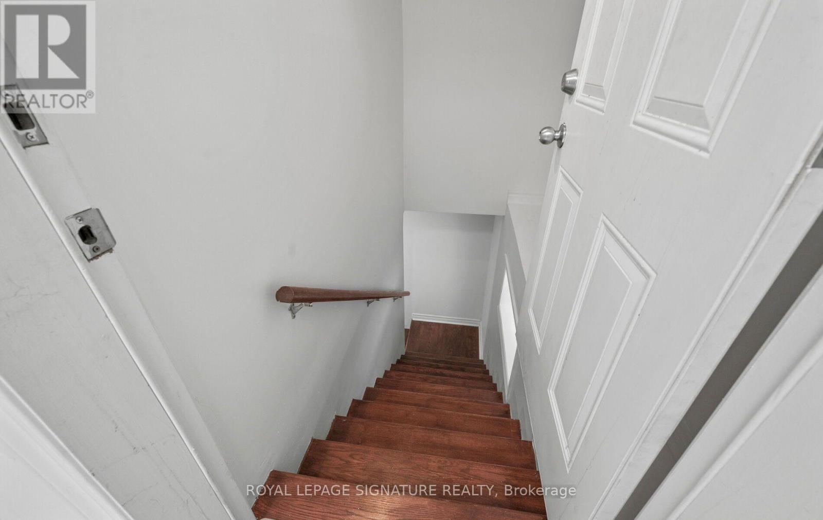 1414 HARMSWORTH SQUARE - 29