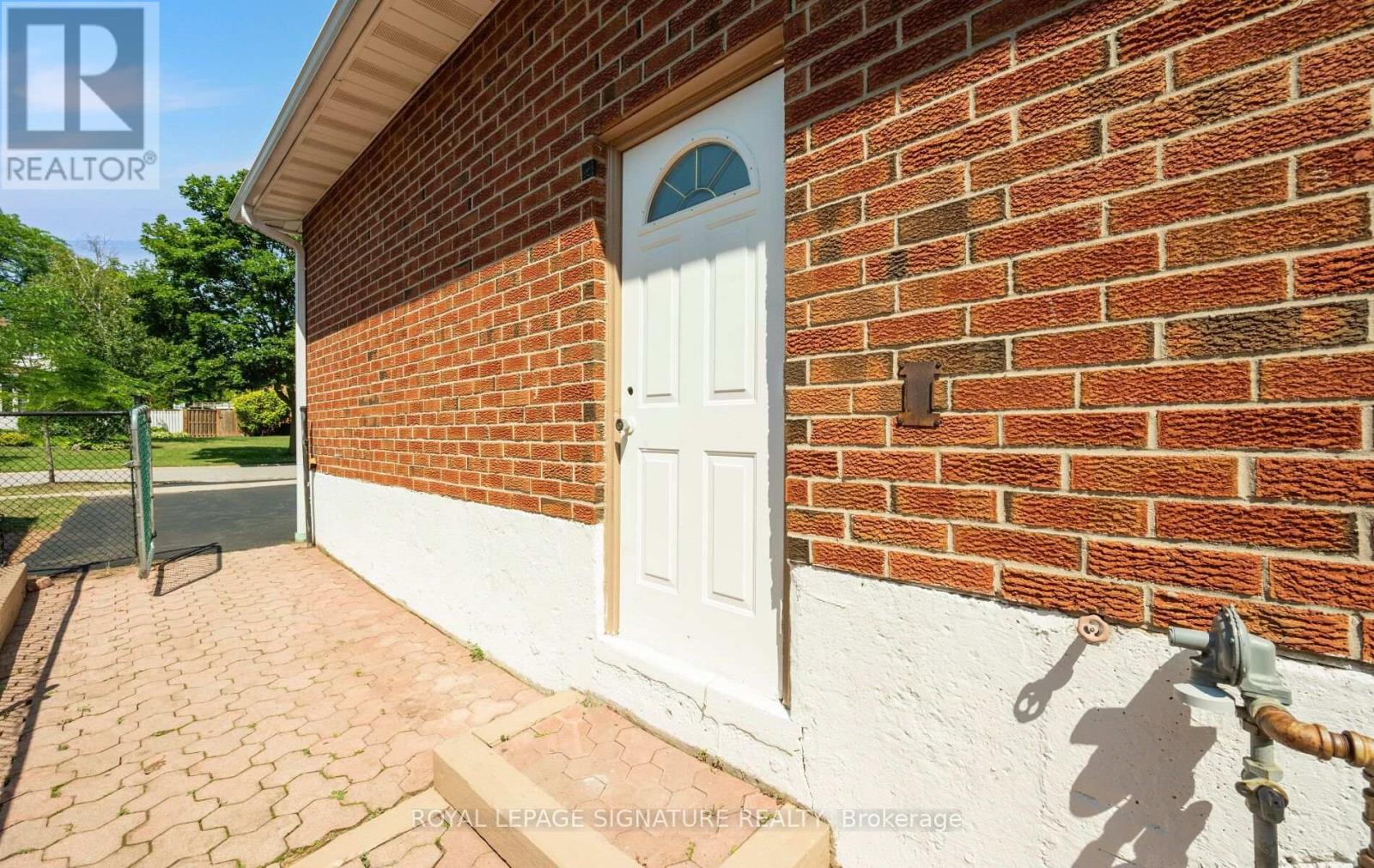 1414 HARMSWORTH SQUARE - 50