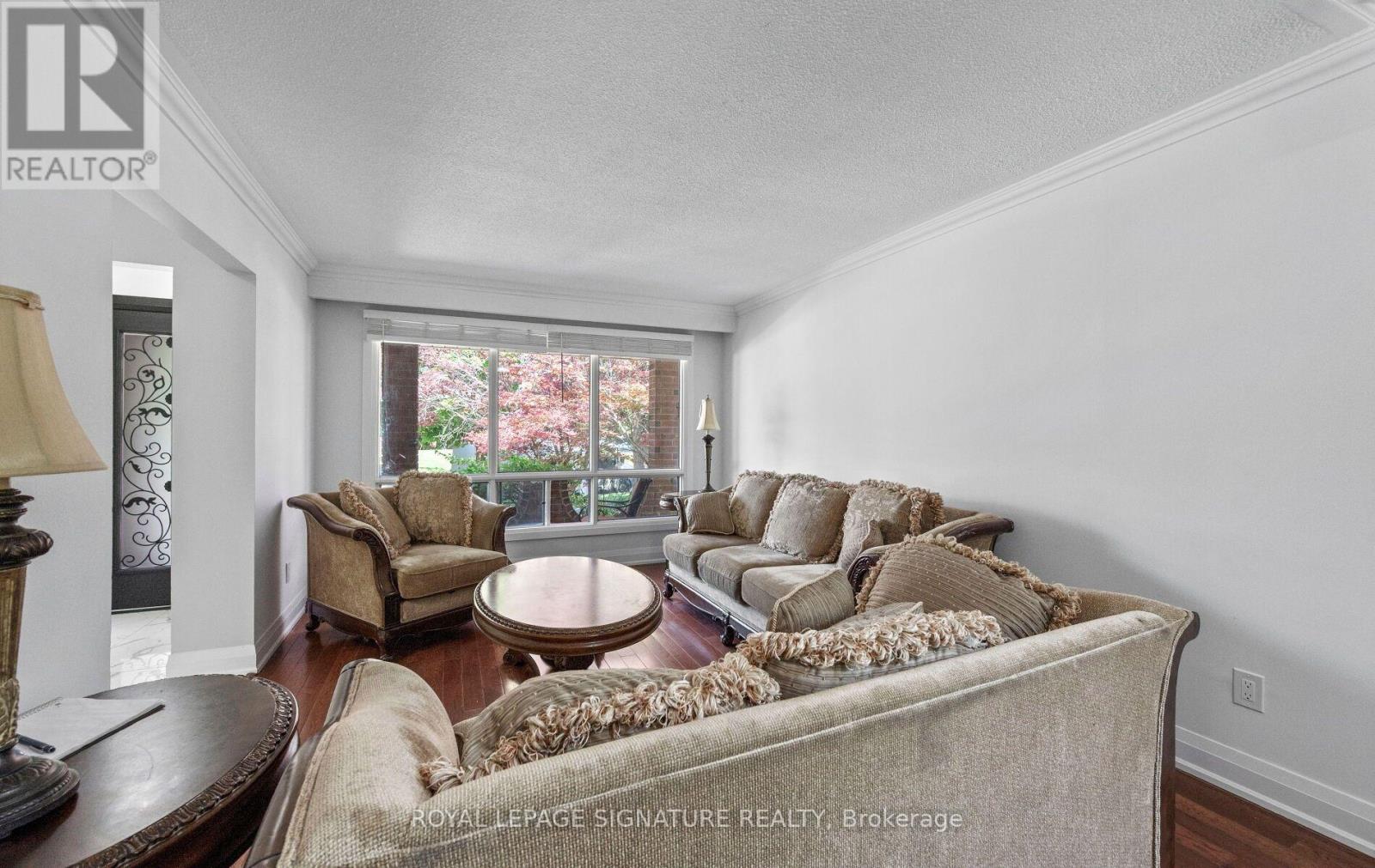 1414 HARMSWORTH SQUARE - 32