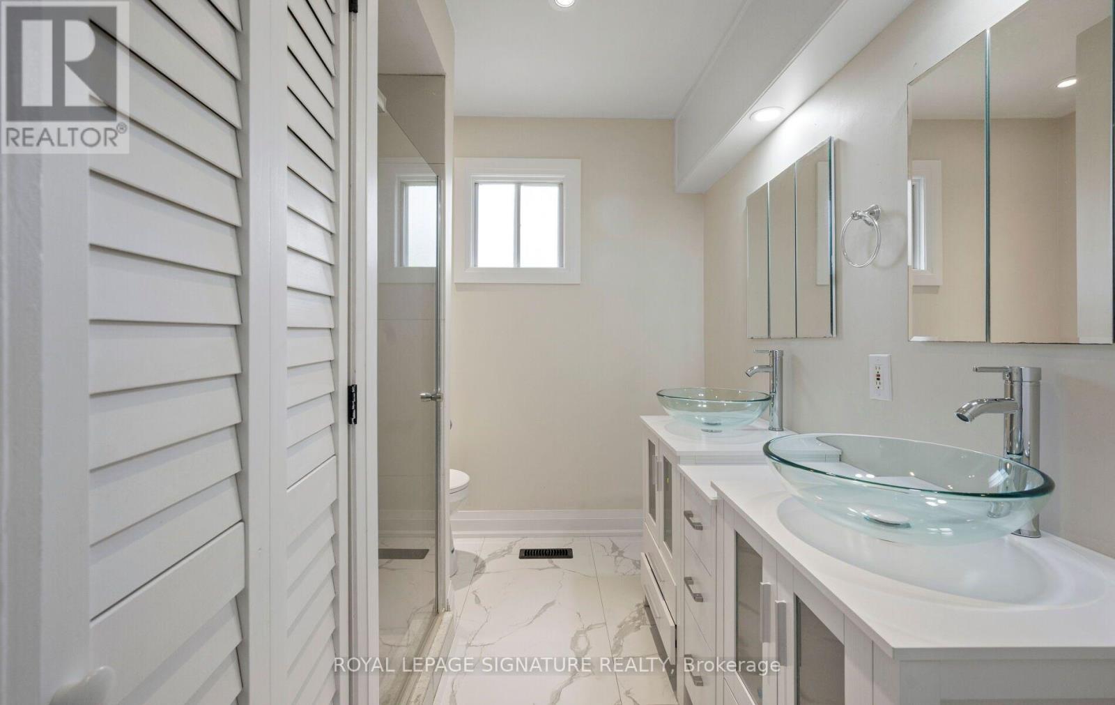 1414 HARMSWORTH SQUARE - 40