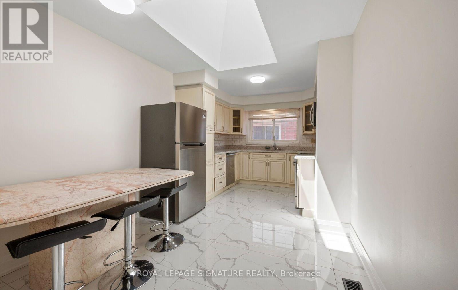 1414 HARMSWORTH SQUARE - 5
