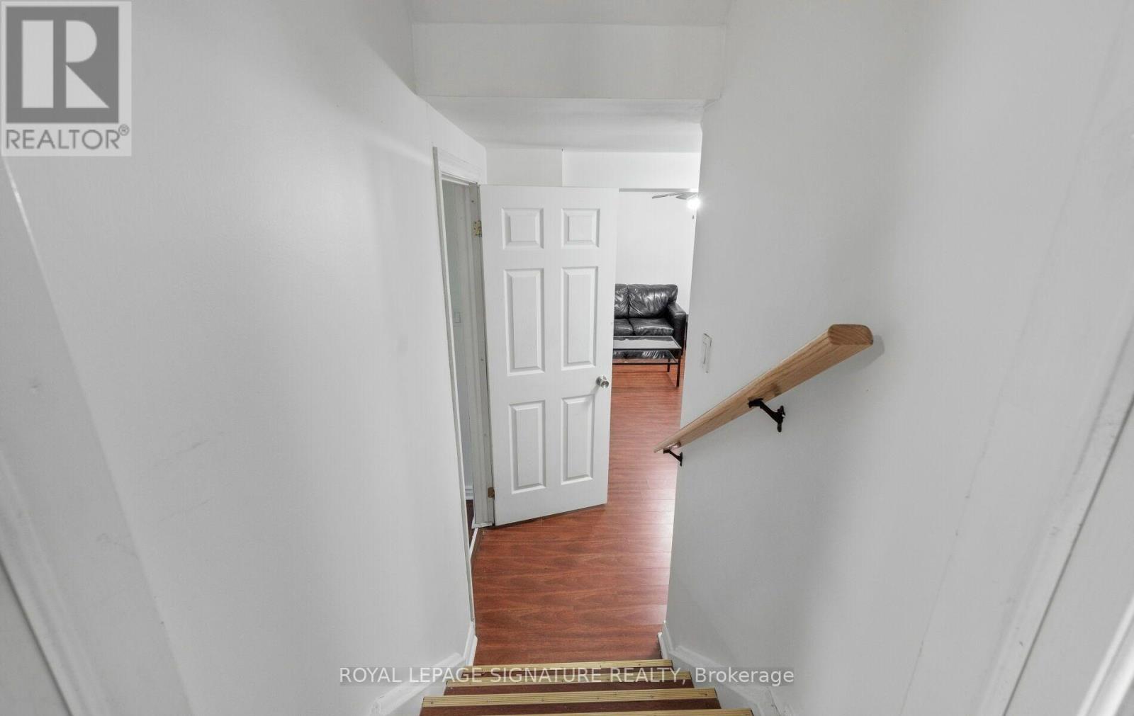1414 HARMSWORTH SQUARE - 21