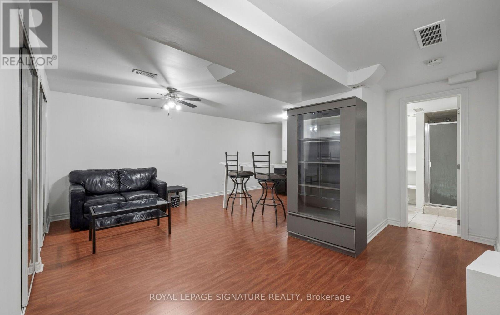 1414 HARMSWORTH SQUARE - 22