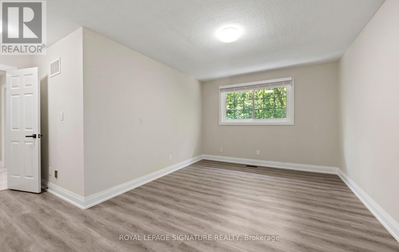 1414 HARMSWORTH SQUARE - 35