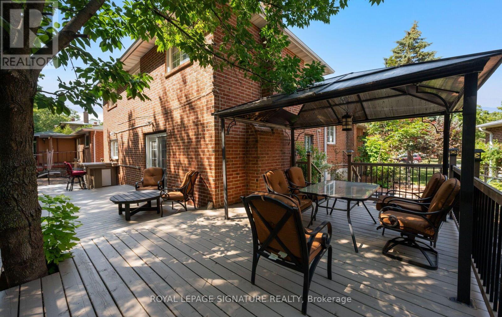 1414 HARMSWORTH SQUARE - 45