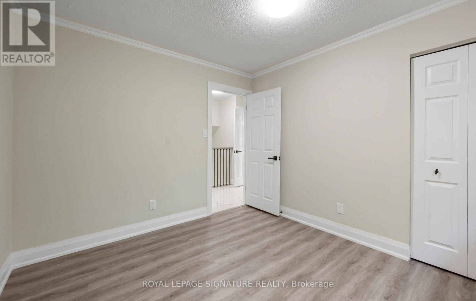 1414 HARMSWORTH SQUARE - 37