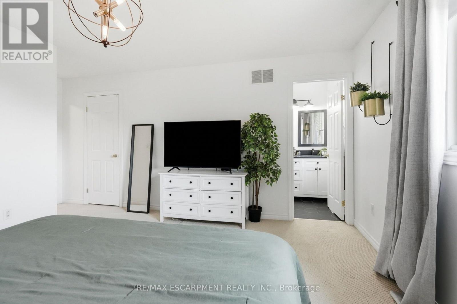 #12 39 PANABAKER DRIVE - 20