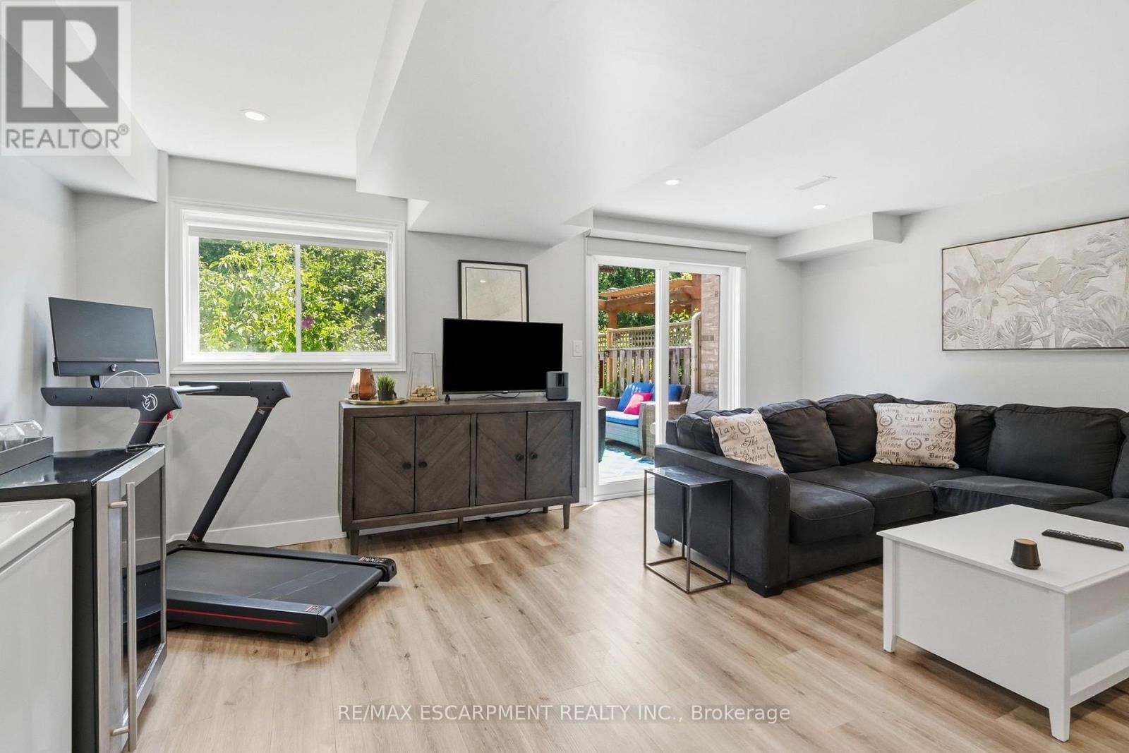#12 39 PANABAKER DRIVE - 32