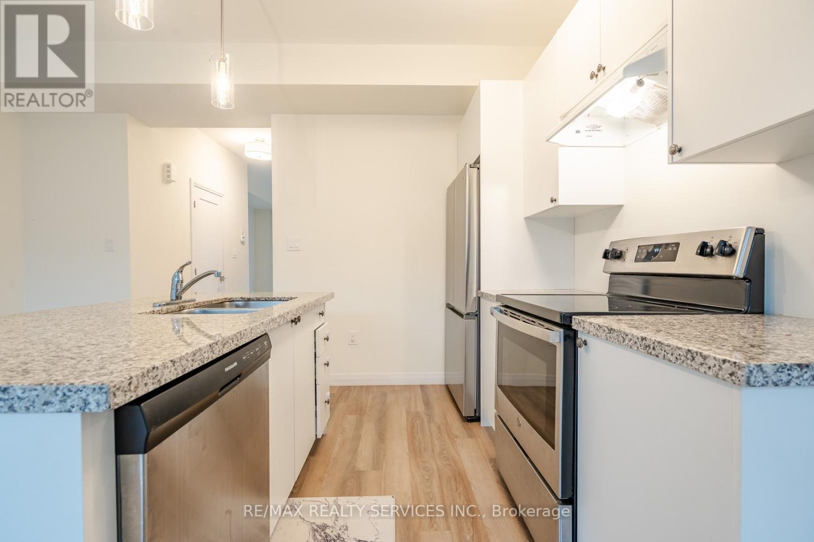 #12 270 MELVIN AVENUE W - 16