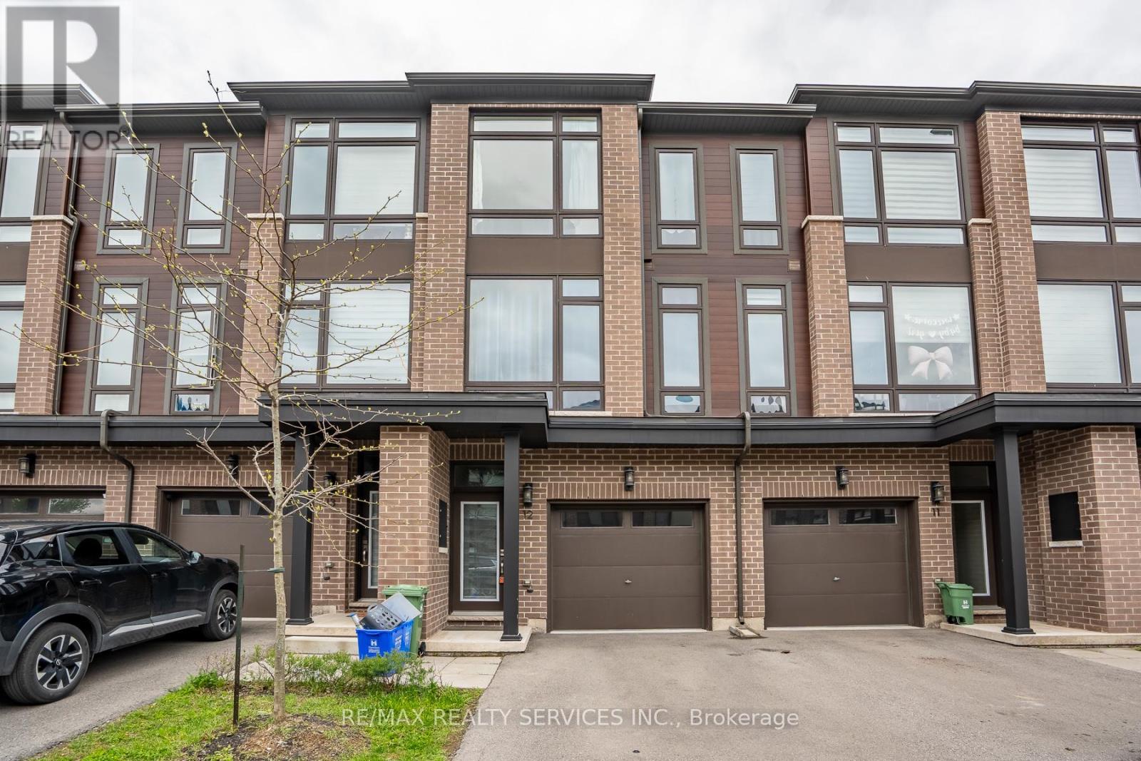 #12 270 MELVIN AVENUE W - 2