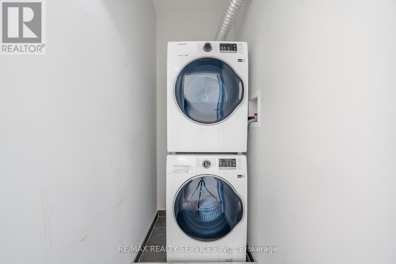 #12 270 MELVIN AVENUE W - 34