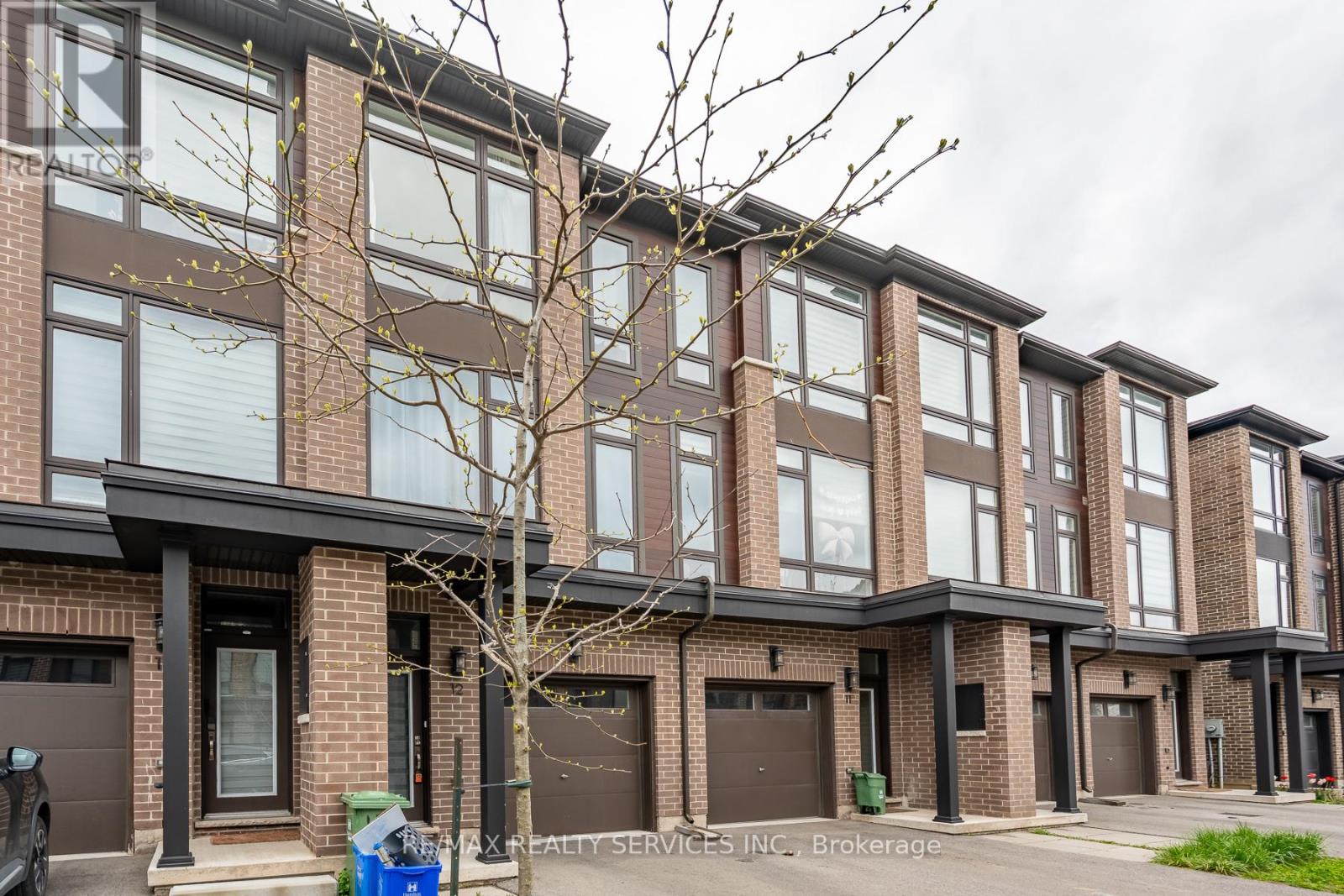 #12 270 MELVIN AVENUE W - 4