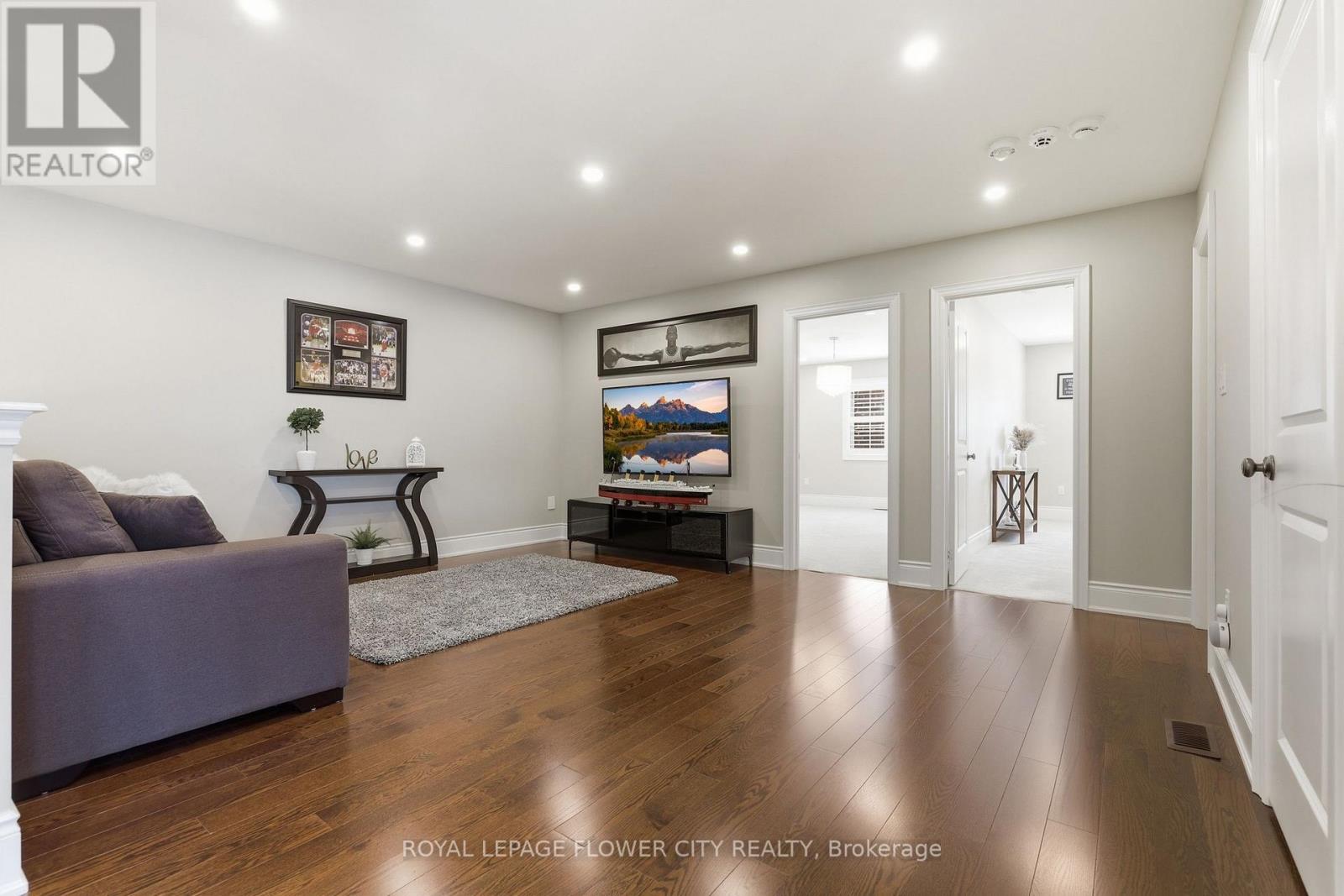 5 BENSON AVENUE - Image 29