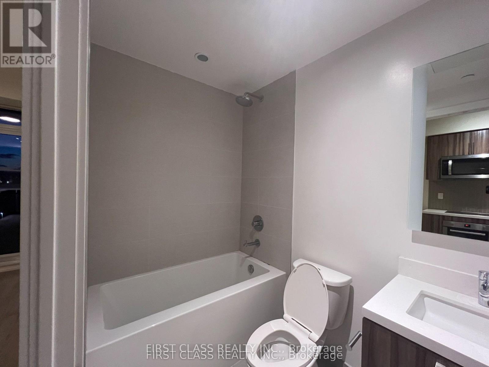 #601 1 GRANDVIEW AVENUE - 7