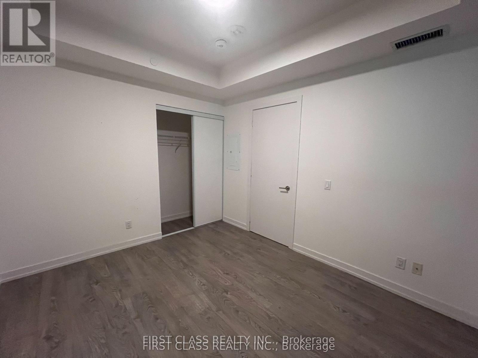 #601 1 GRANDVIEW AVENUE - 8