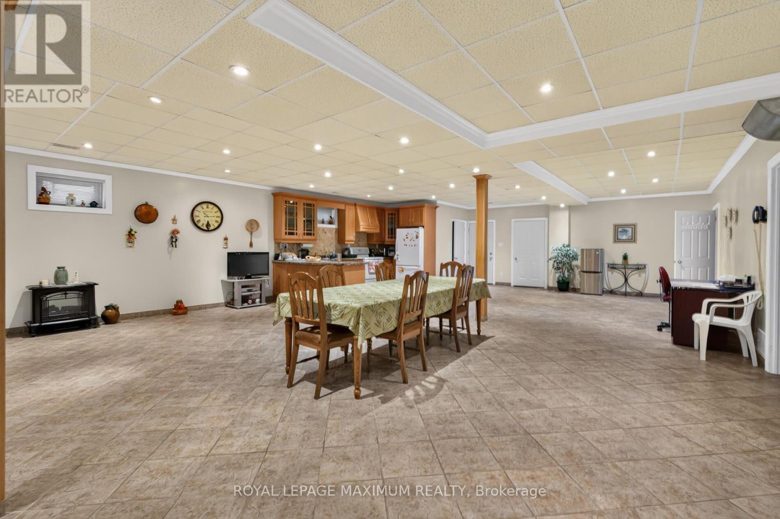 378 RUSTIC ROAD - 30