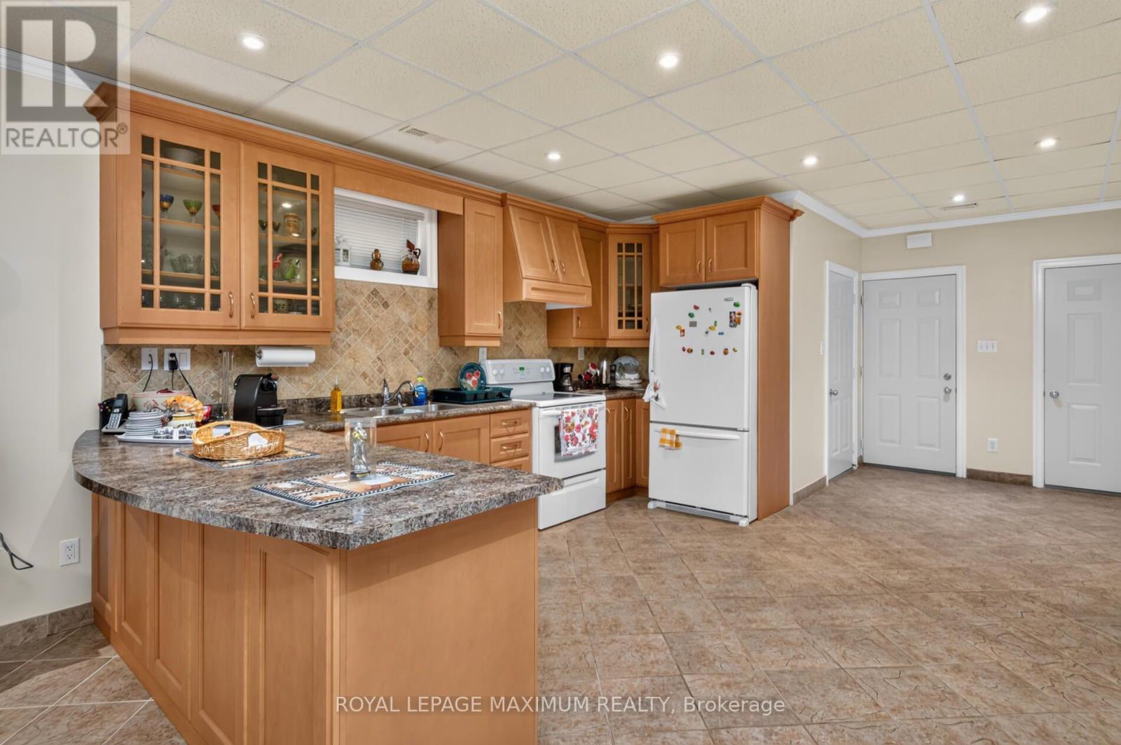 378 RUSTIC ROAD - 32
