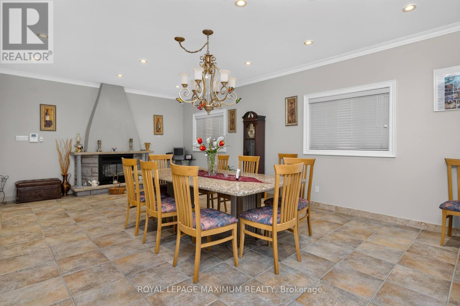 378 RUSTIC ROAD - 12