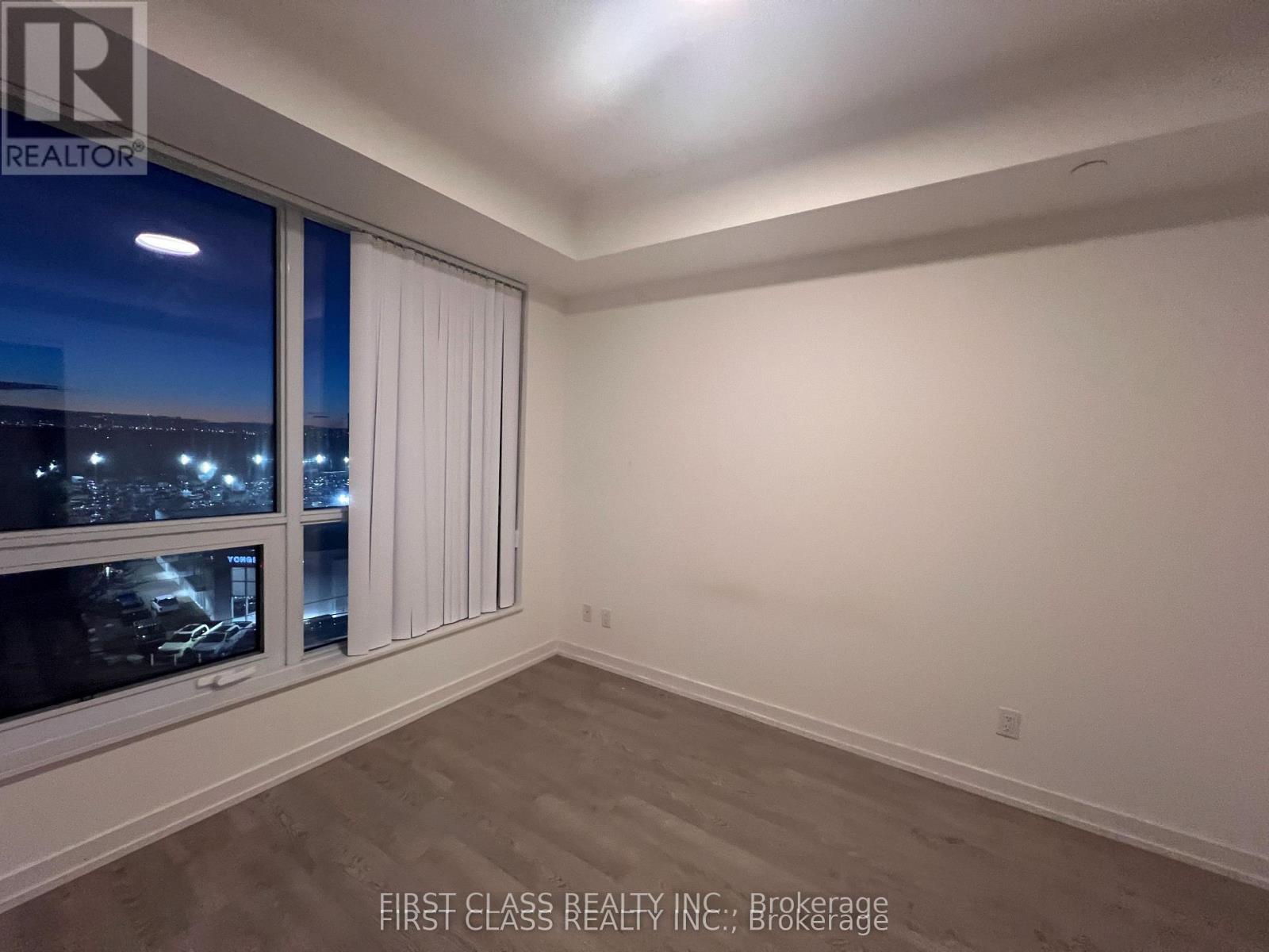 #601 1 GRANDVIEW AVENUE - 9