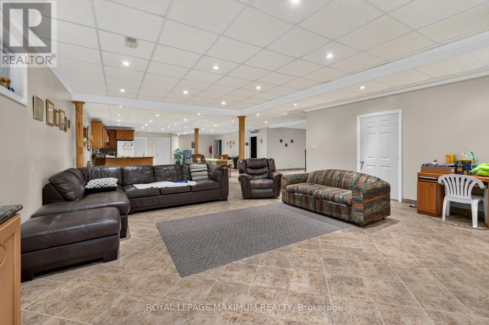 378 RUSTIC ROAD - 29