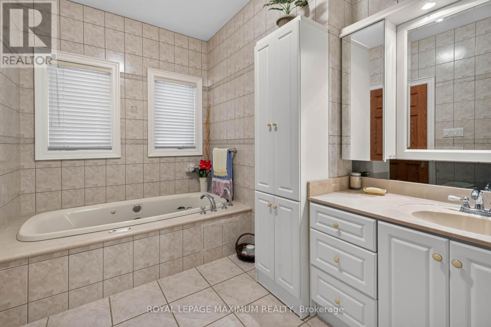 378 RUSTIC ROAD - 23